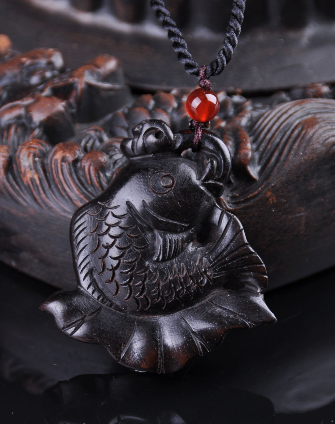 鱼跃龙门黑檀项链