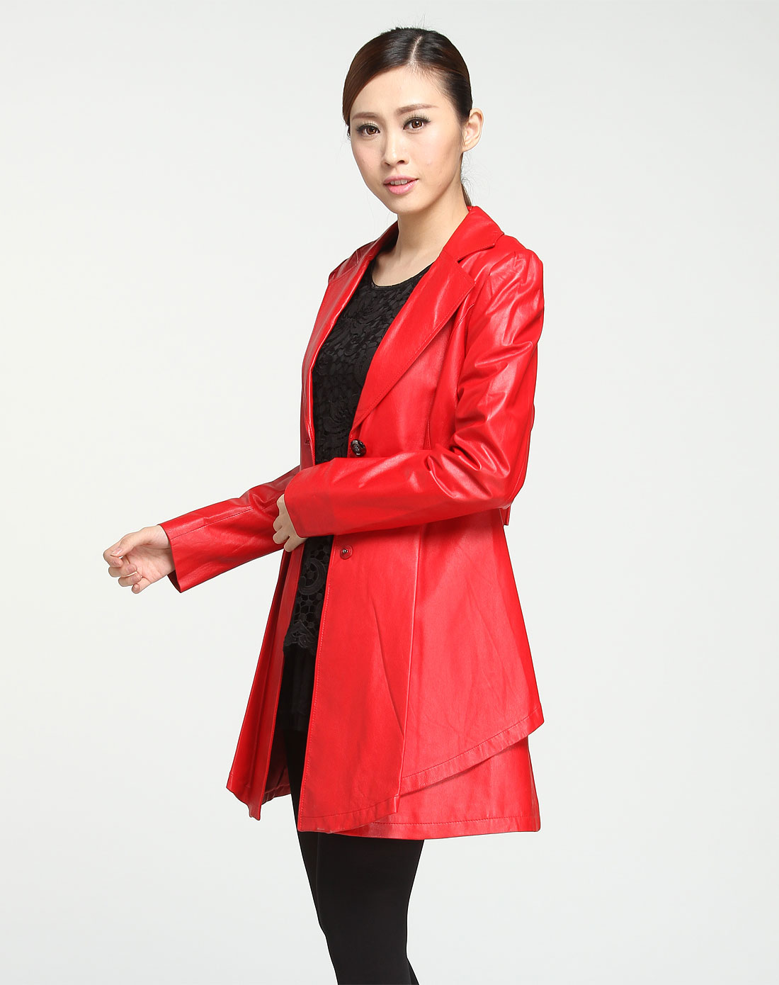 > 大红色翻领单扣长袖皮风衣