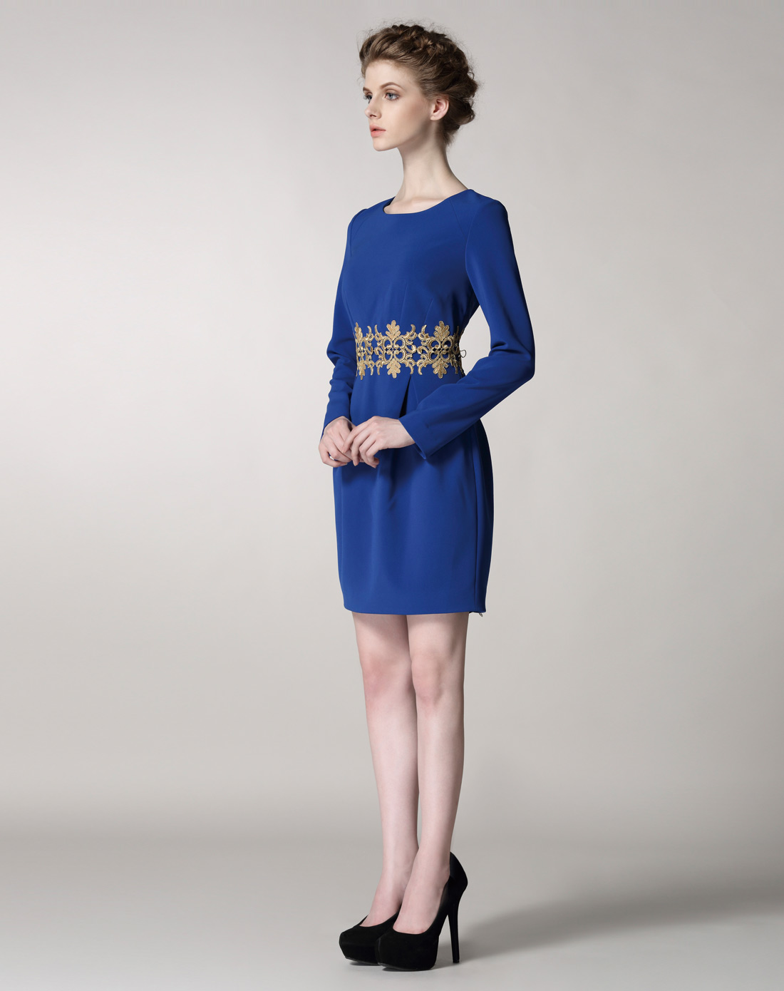 金蓝色长袖绣花宽腰封名媛花苞连衣裙
