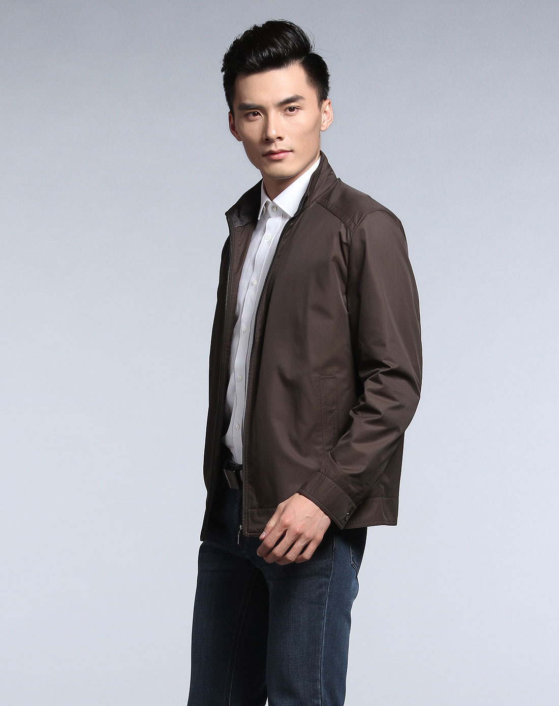 深棕绿色简洁休闲百搭长袖外套