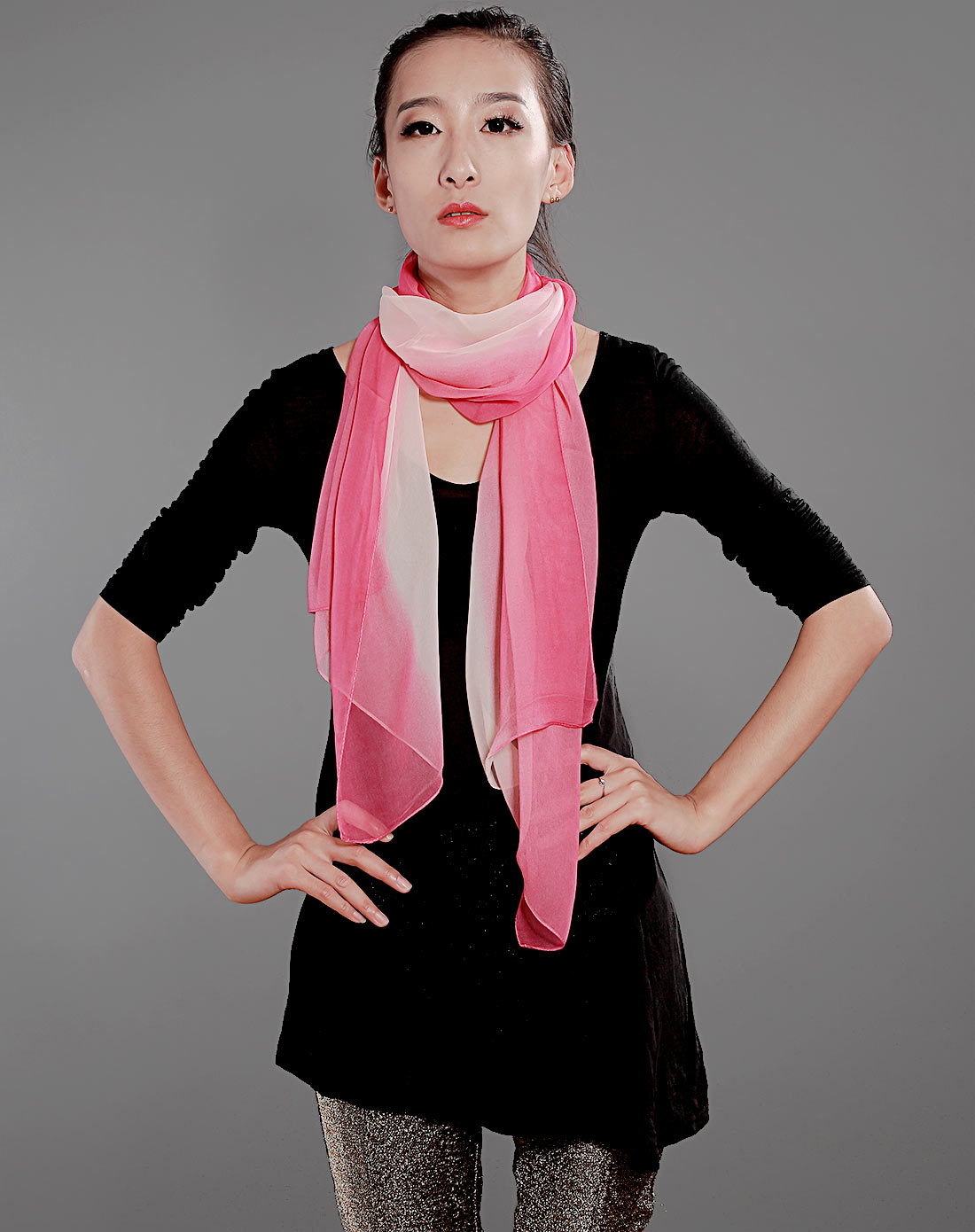 > 女款粉红色渐变丝巾