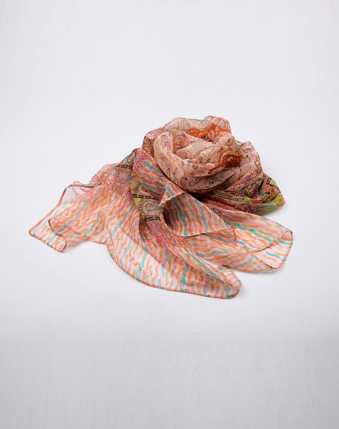 > 女款花色素雅花纹丝巾