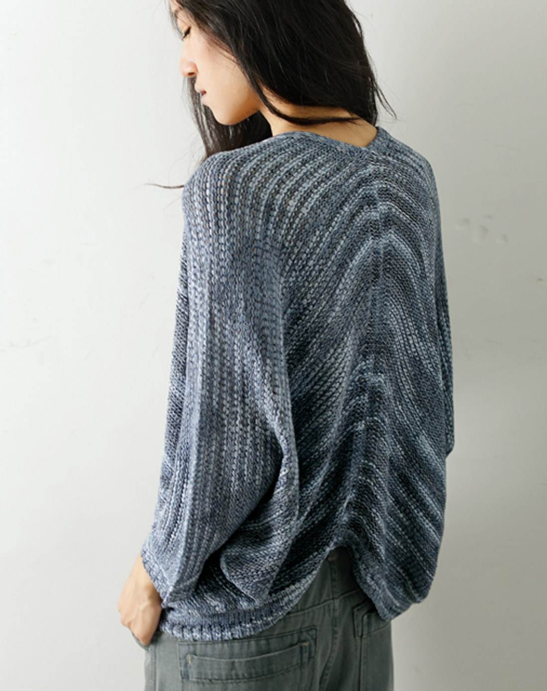 > 灰蓝《漫卷珠帘》蝙蝠袖毛衣