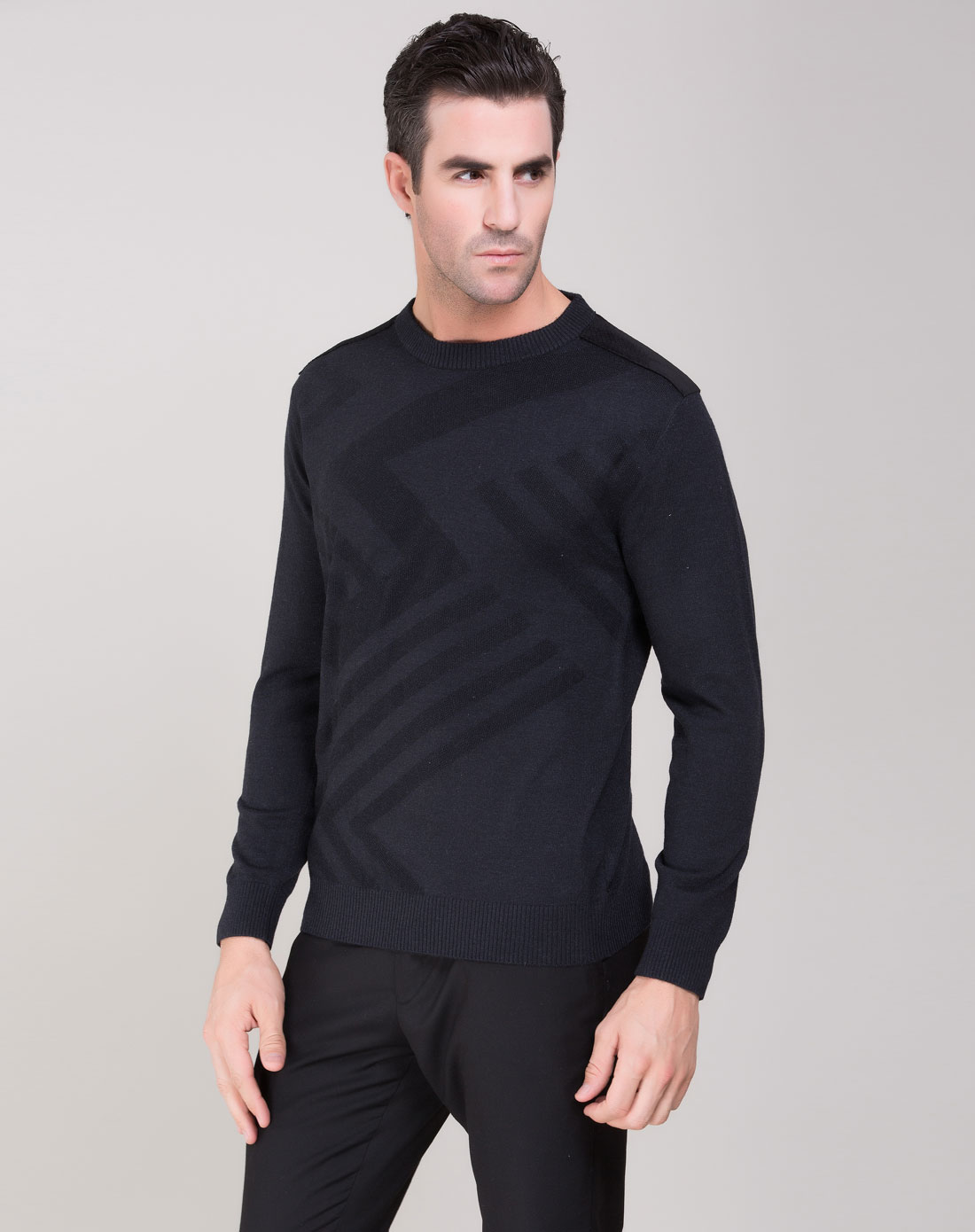 帕丝特 / 黑色圆领钩织线条暗纹针织衫