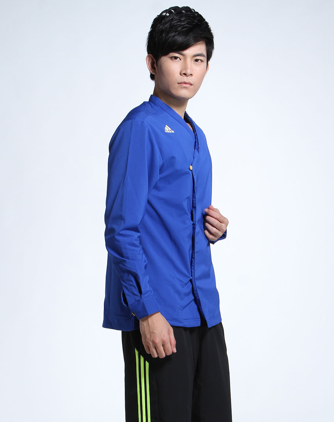 adidas衣服高仿(adidas衣服高仿和真标区别)-第1张图片-鞋城号