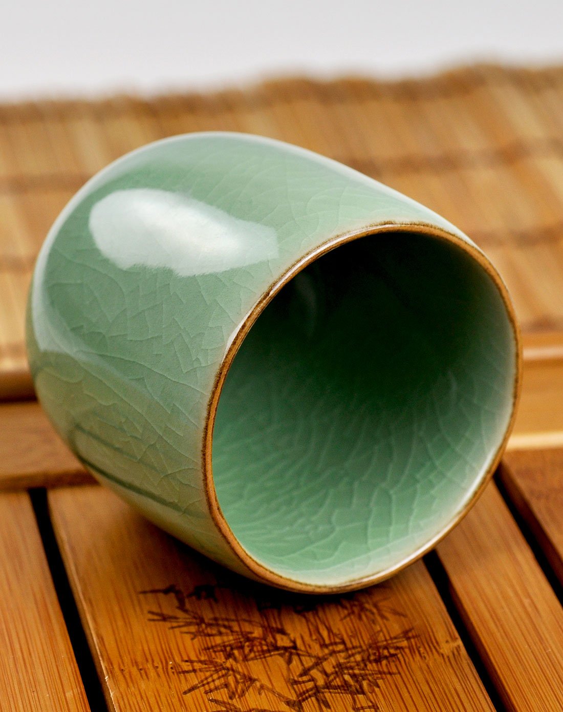 梅子青哥窑鼓杯