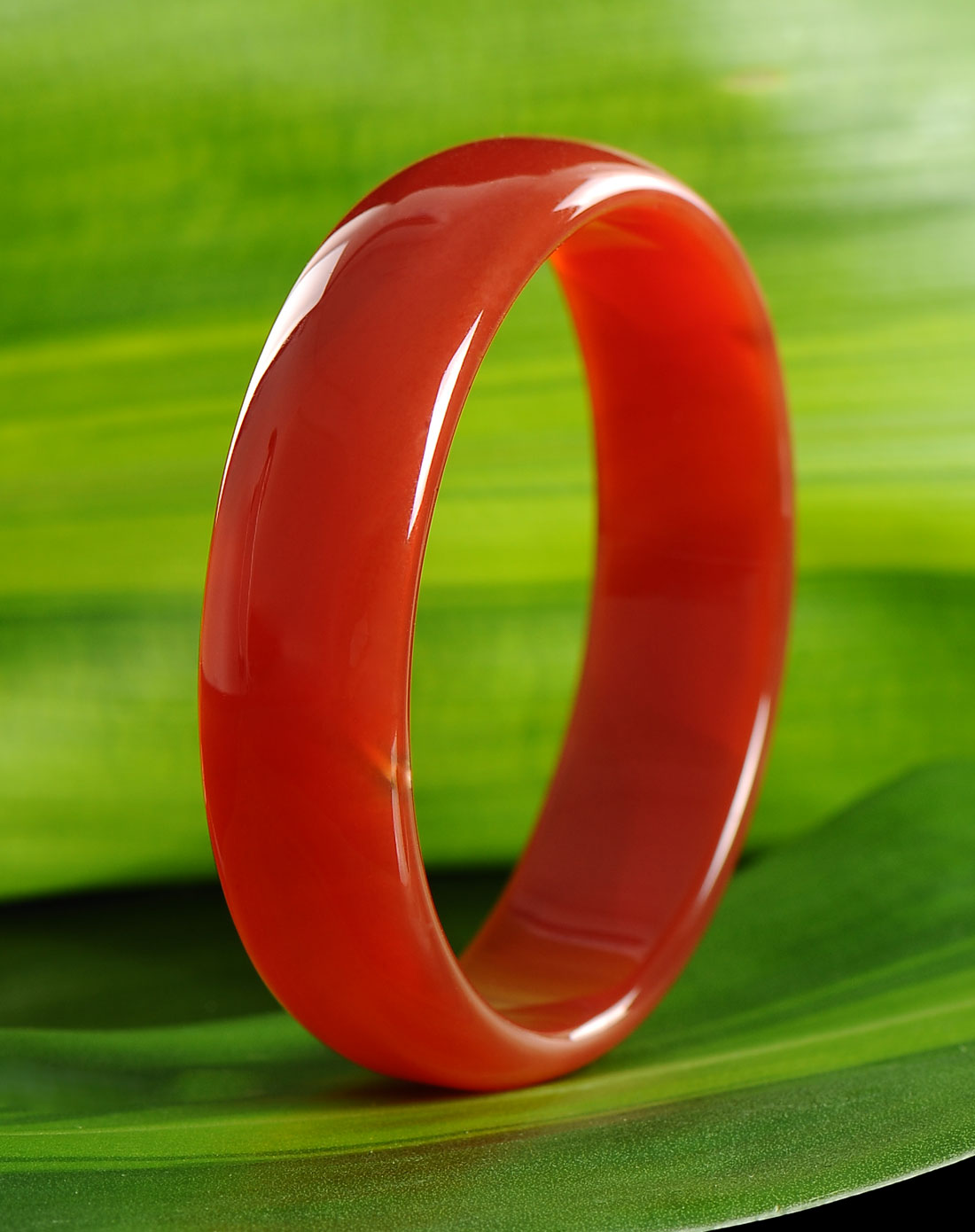 天然纹理红色玛瑙玉髓手镯