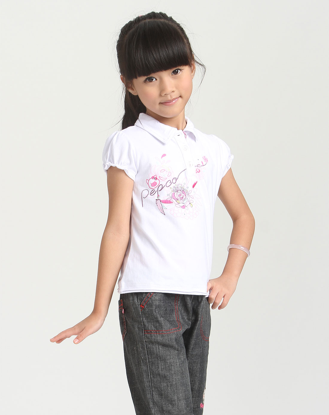 女童白色翻领印图短袖t恤