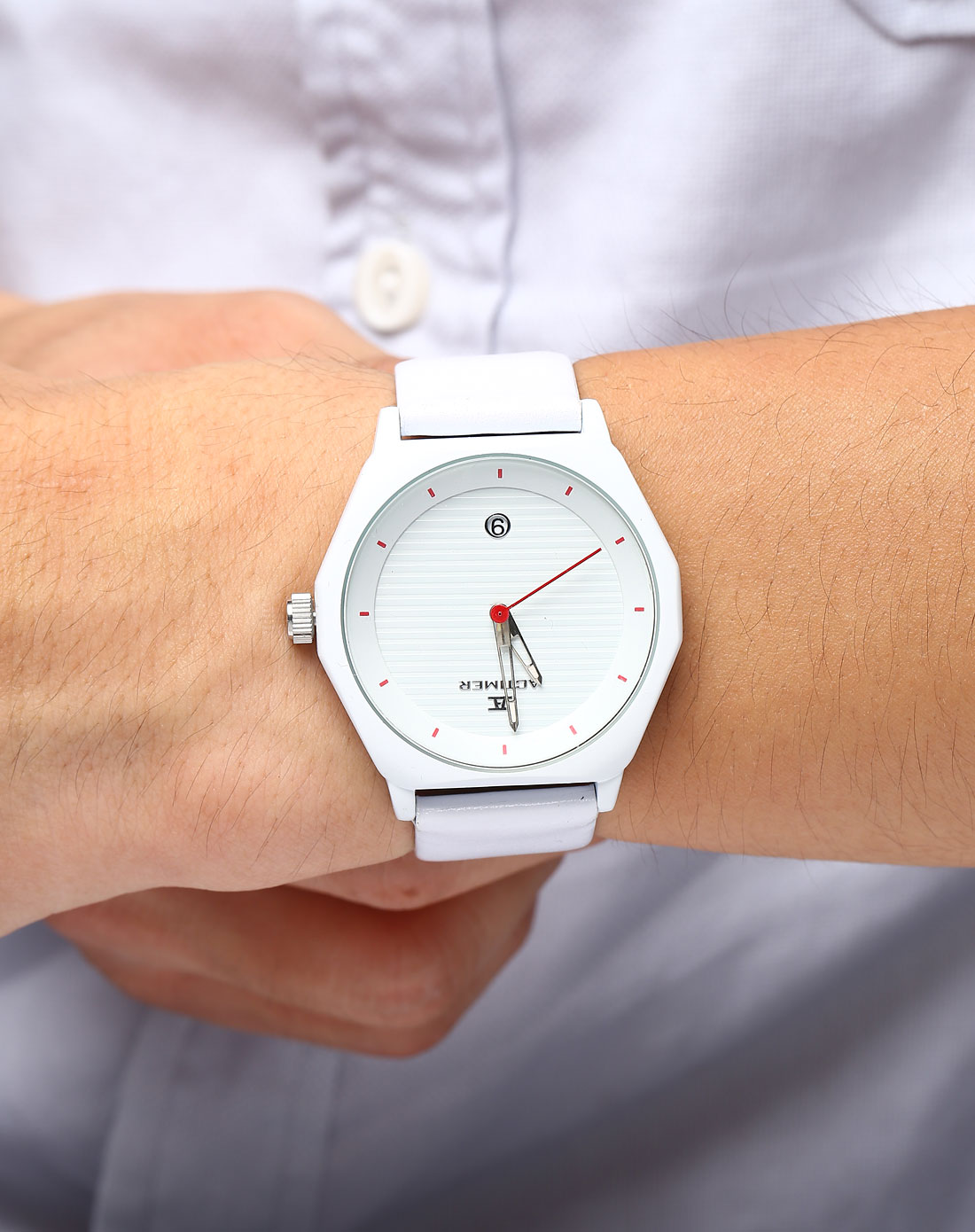 男款穿梭时空白壳白面白表带石英表