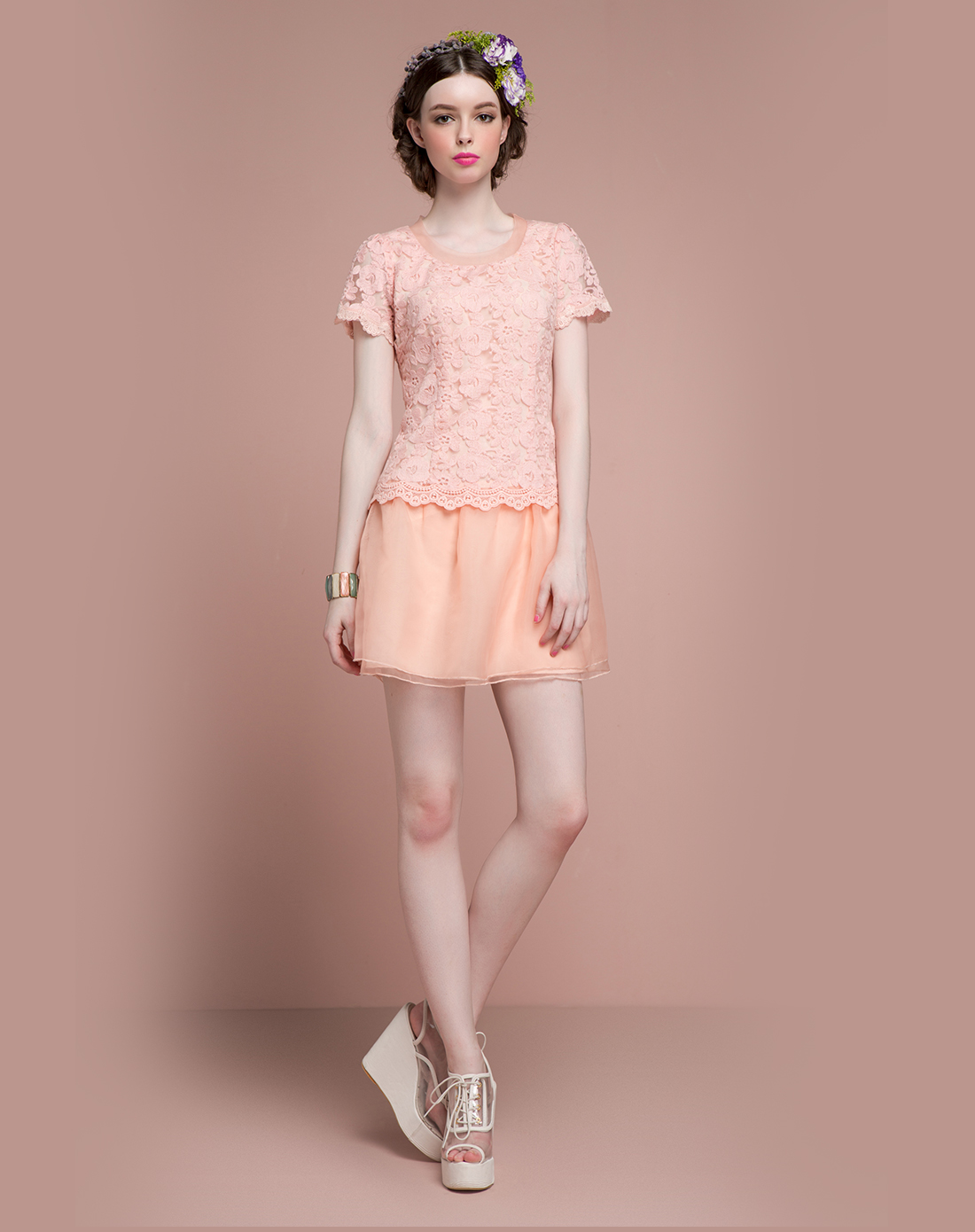 粉色蕾丝拼接短袖淑女连衣裙