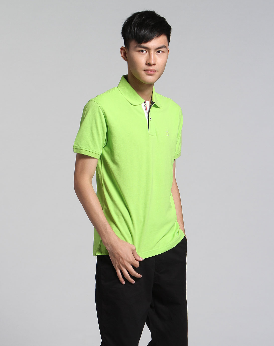 纯色绣花青绿色短袖翻领t恤