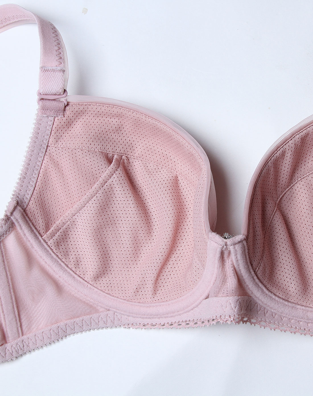 粉红色聚拢上托侧收型3/4薄杯文胸