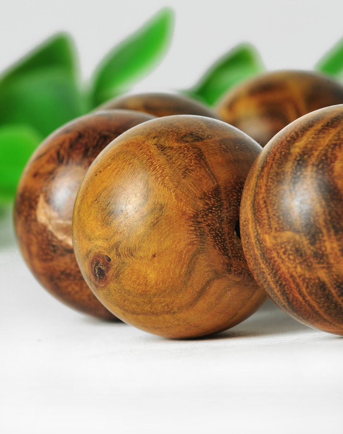 > 男款黄天然黄金樟木手链